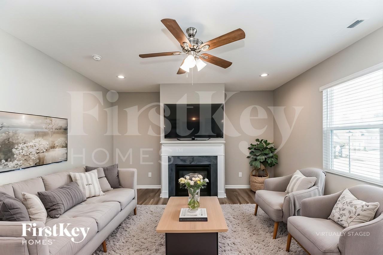 501 Rain Drizzle Ct - Photo 3 of 19