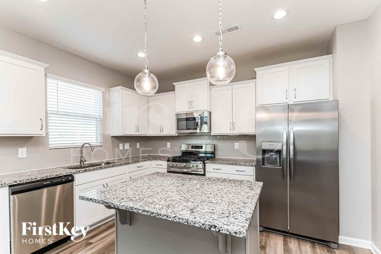 501 Rain Drizzle Ct - Photo 5 of 19