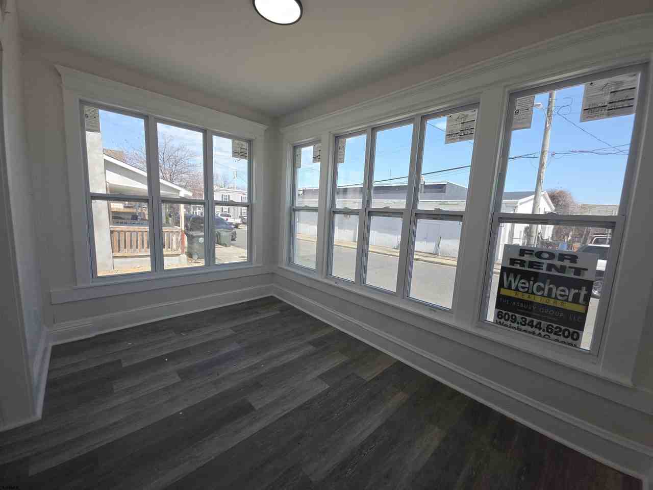 346 N Delaware Ave - Photo 3 of 50