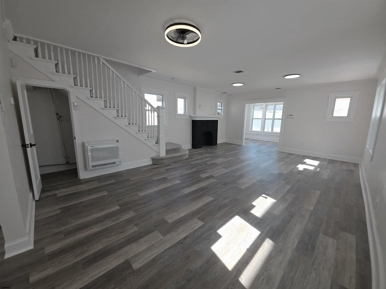 346 N Delaware Ave - Photo 7 of 50