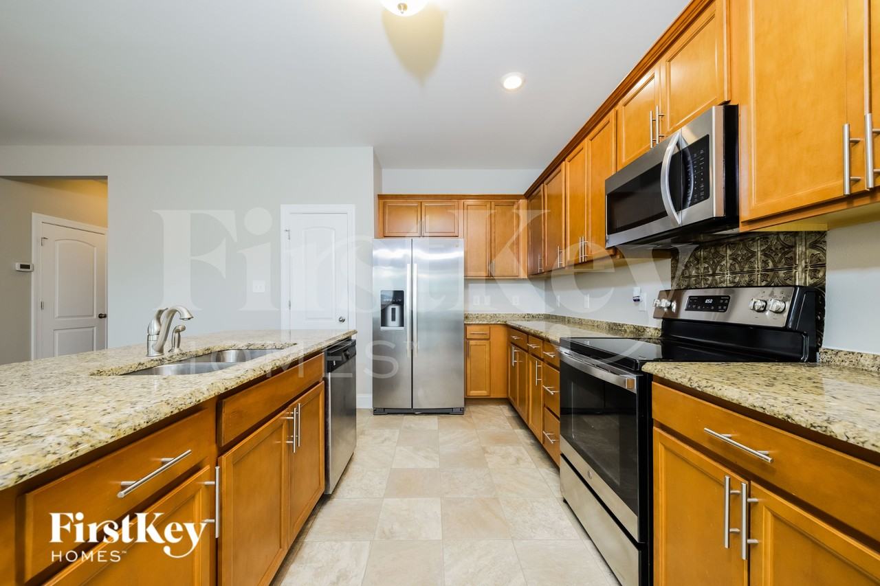 117 Saintsbury Pl - Photo 6 of 15