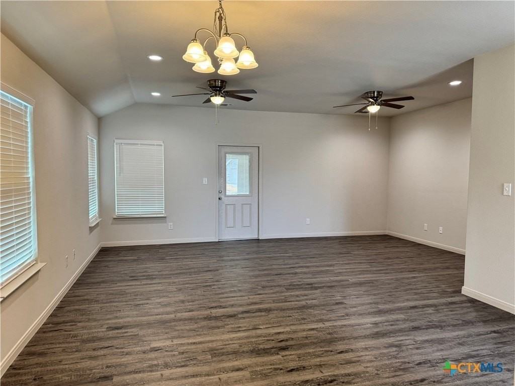 909 2nd St - Photo 4 of 19