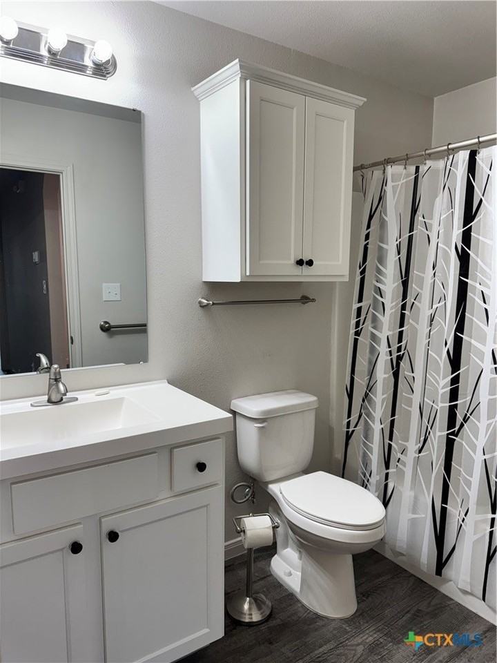 909 2nd St - Photo 6 of 19