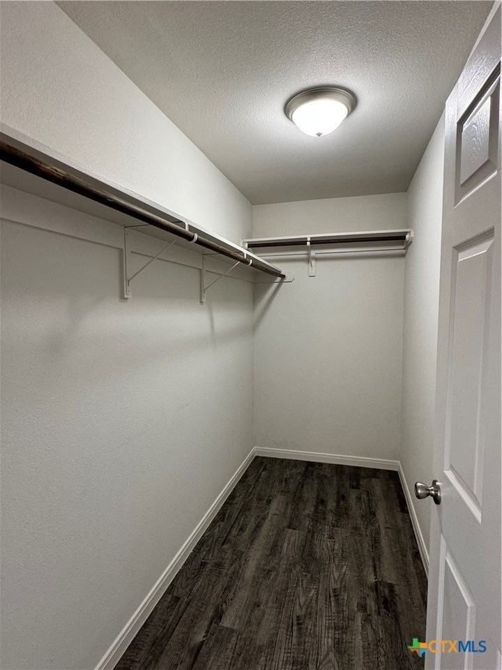 909 2nd St - Photo 7 of 19