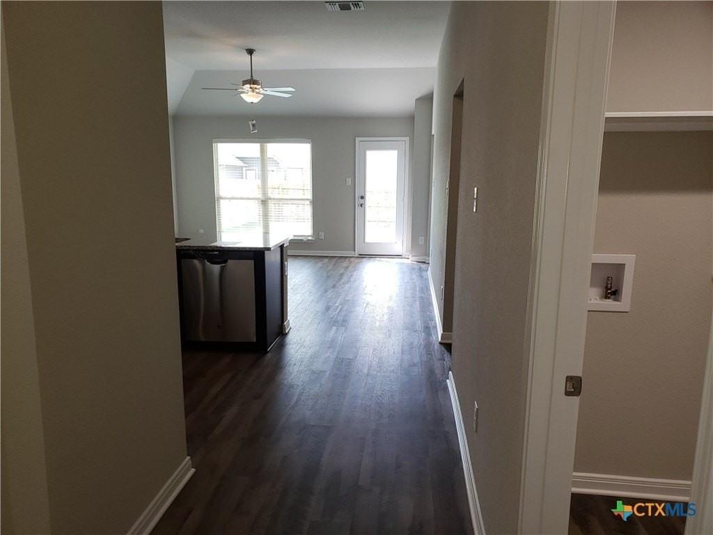 1909 Euclid Dr - Photo 2 of 20