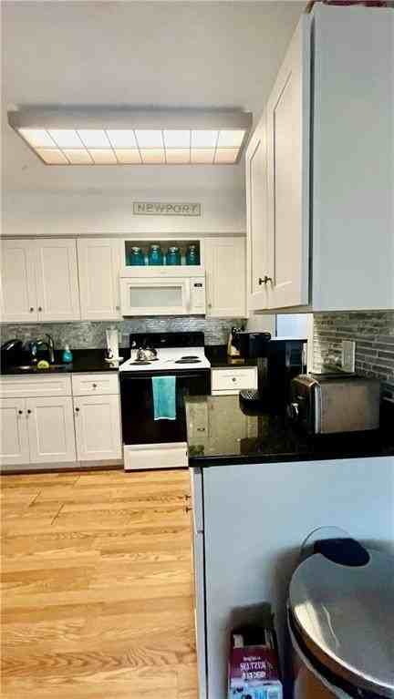 106 Swinburne Row - Photo 6 of 20
