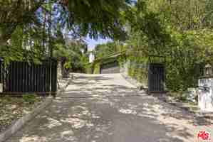 featured image of 9559 Sherwood Forest Ln