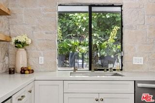 9559 Sherwood Forest Ln - Photo 7 of 8