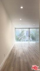 414 N Palm Dr #8 - Photo 3 of 8