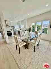 900 N Alfred St #4 - Photo 6 of 8