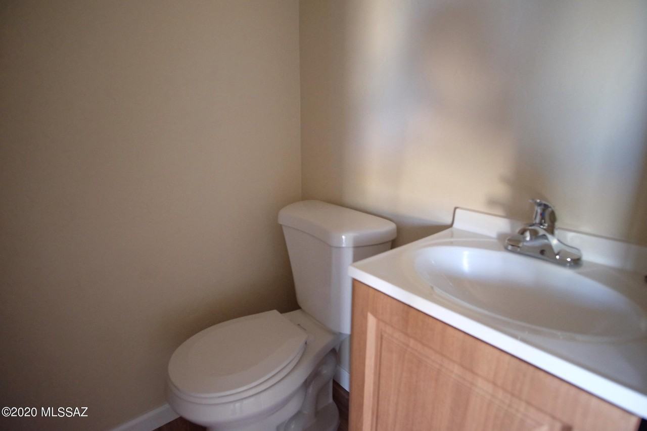 102 W District St Unit 2 - Photo 4 of 9