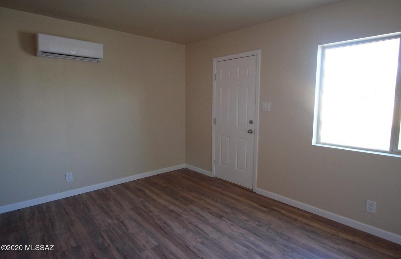 102 W District St Unit 2 - Photo 5 of 9