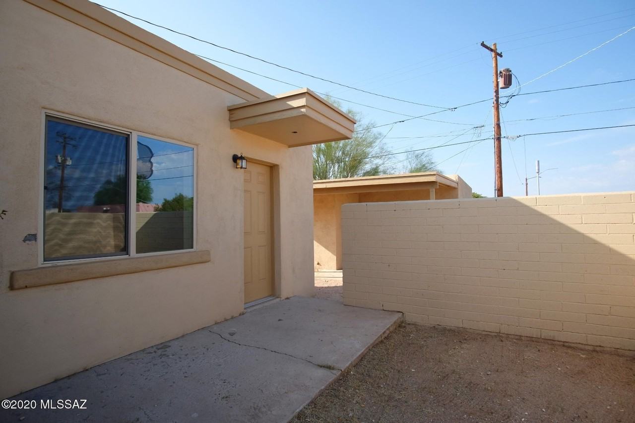 102 W District St Unit 2 - Photo 6 of 9