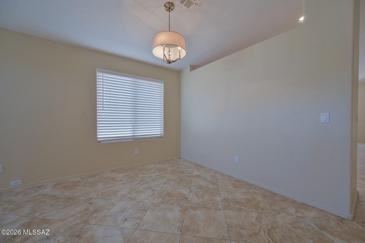 2468 E Stone Stable Dr - Photo 4 of 19