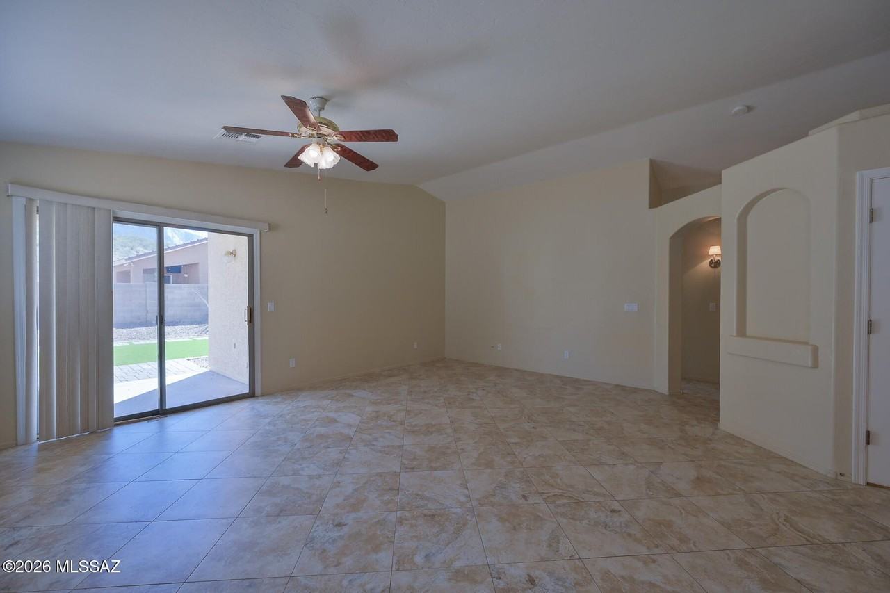 2468 E Stone Stable Dr - Photo 6 of 19