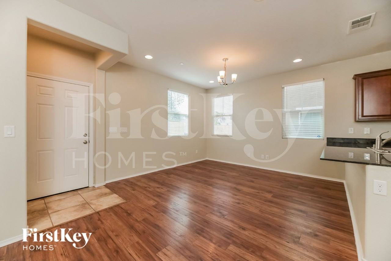 661 Swift Eagle Ave - Photo 3 of 19