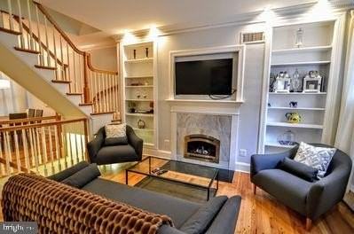 1029 30th St Nw - Photo 4 of 40