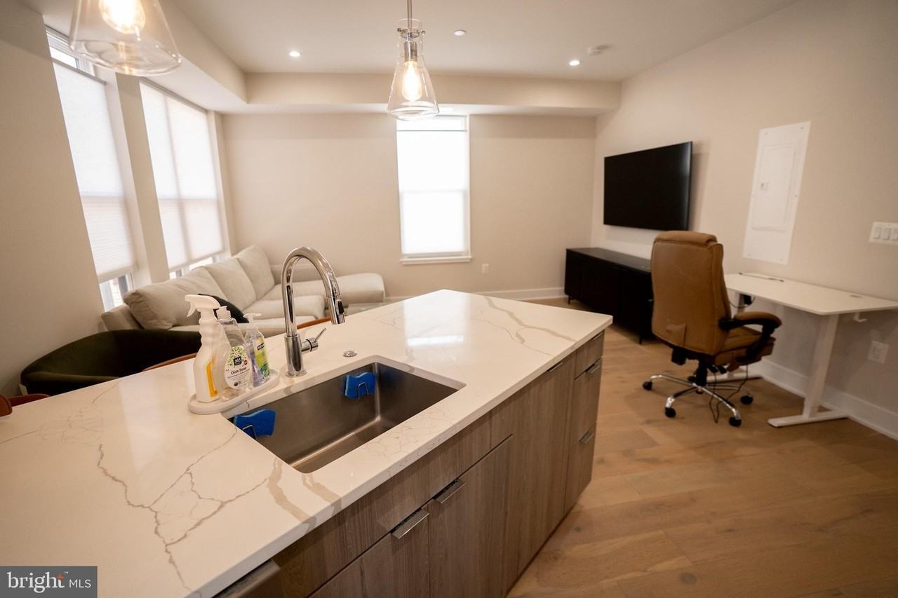 1421 Spring Rd Nw - Photo 3 of 12