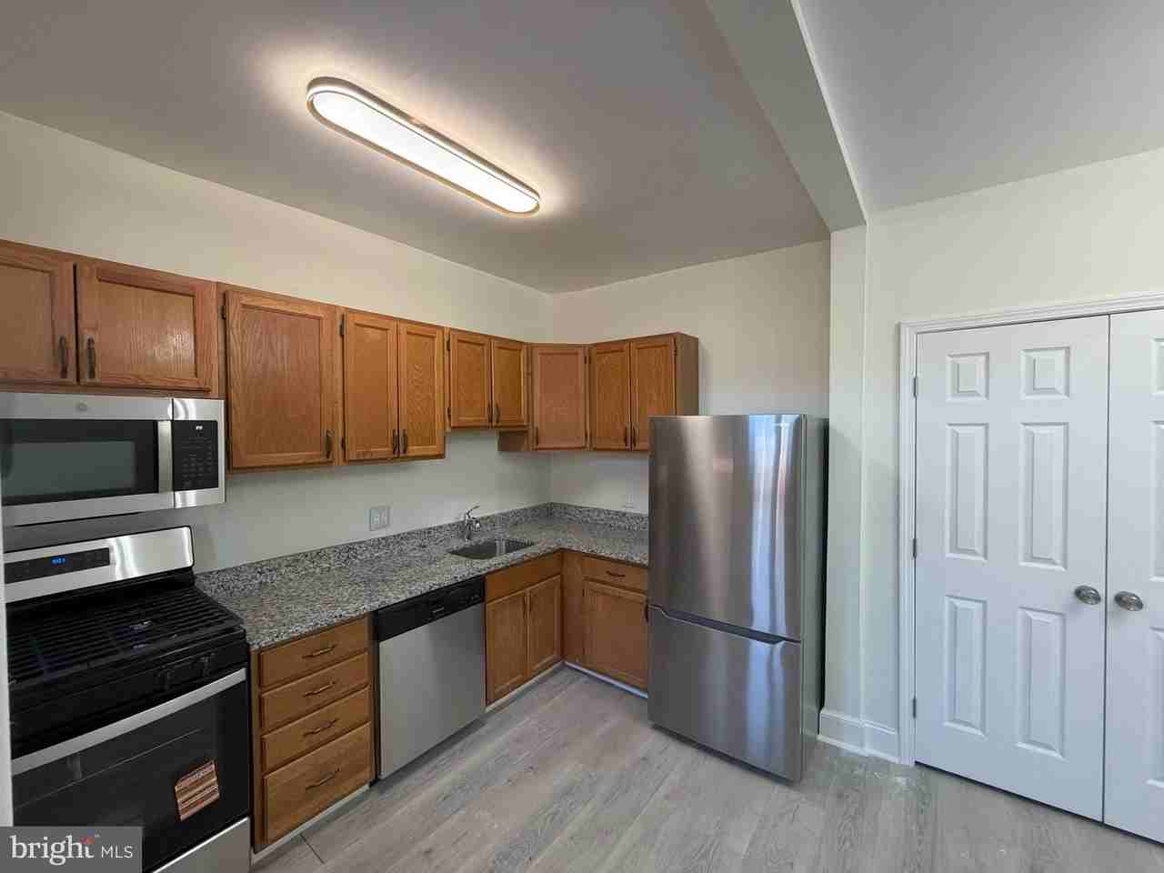 2707 11TH - 1 Street NW - Photo 2 of 35