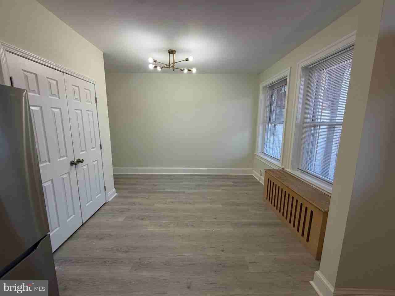 2707 11TH - 1 Street NW - Photo 4 of 35