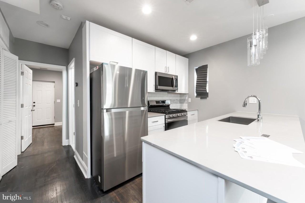 1606 29th St Se - Photo 5 of 12