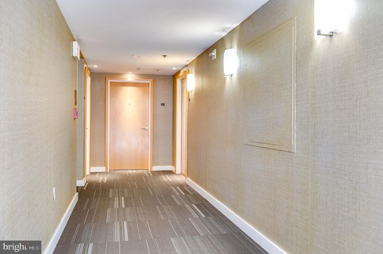 675 E St Nw Apt 340 - Photo 5 of 28