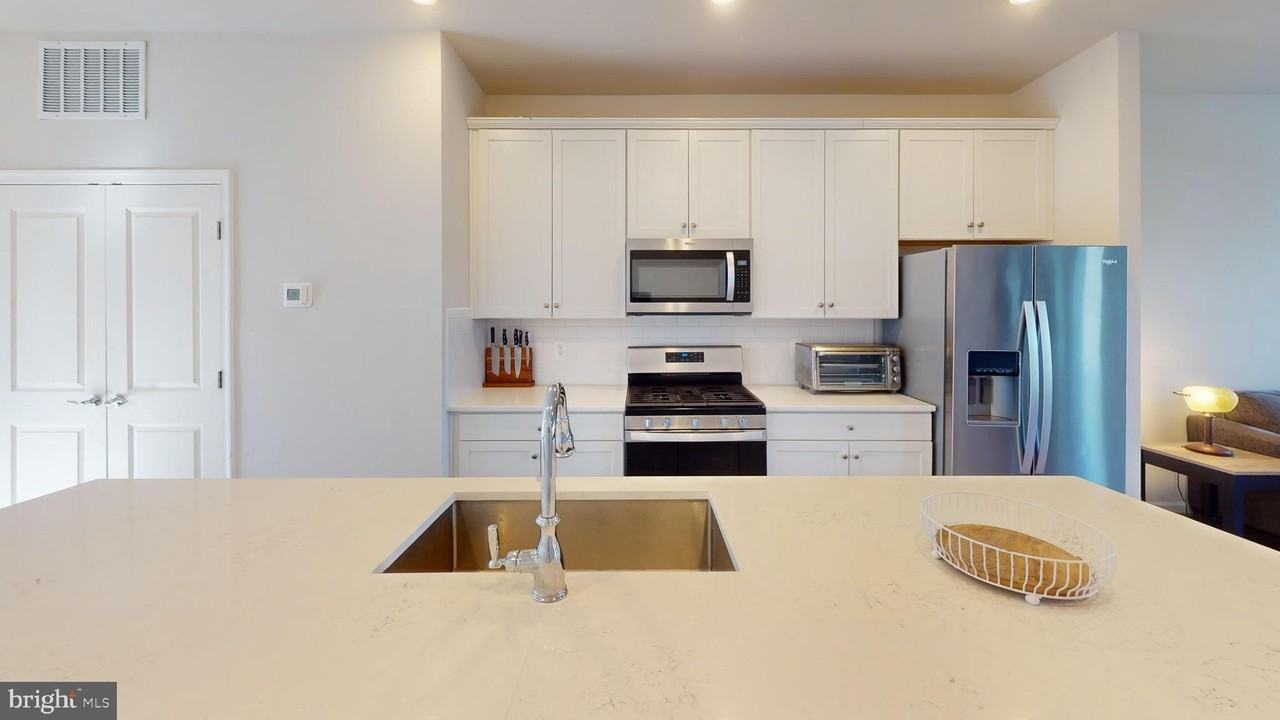 3485 Cormorant Dr - Photo 5 of 33