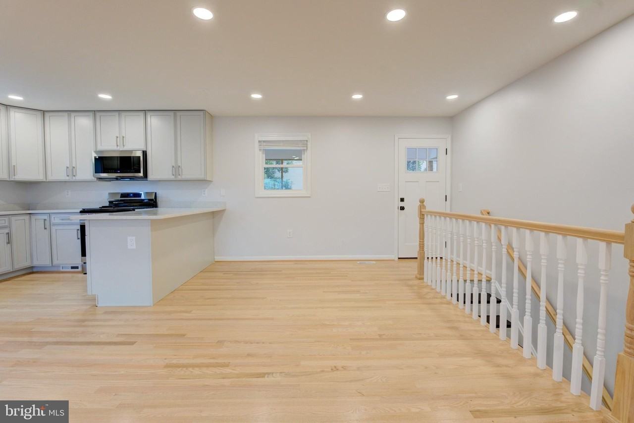 336 Lincoln Ave - Photo 3 of 48