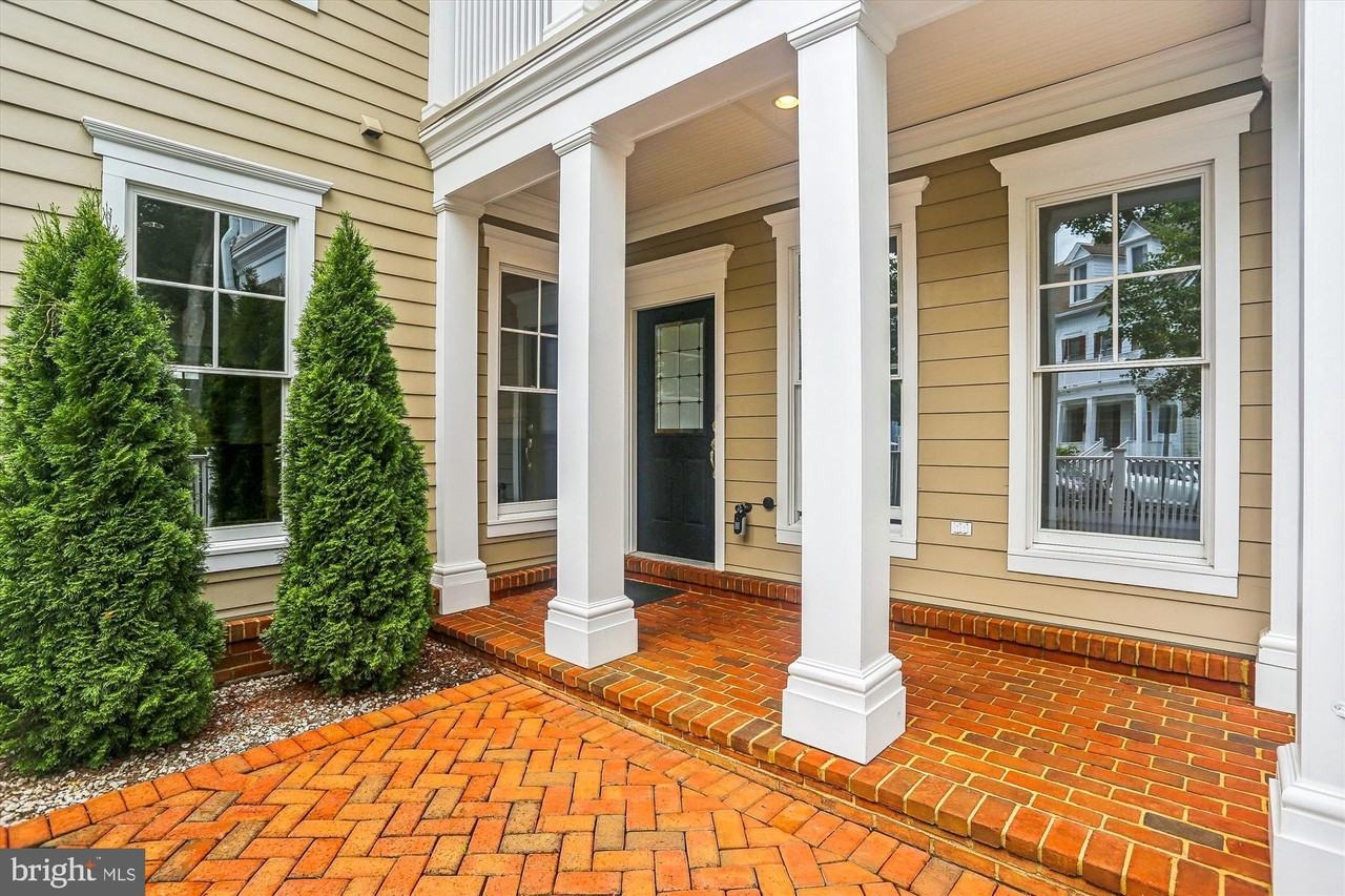 9539 Ament St - Photo 3 of 40