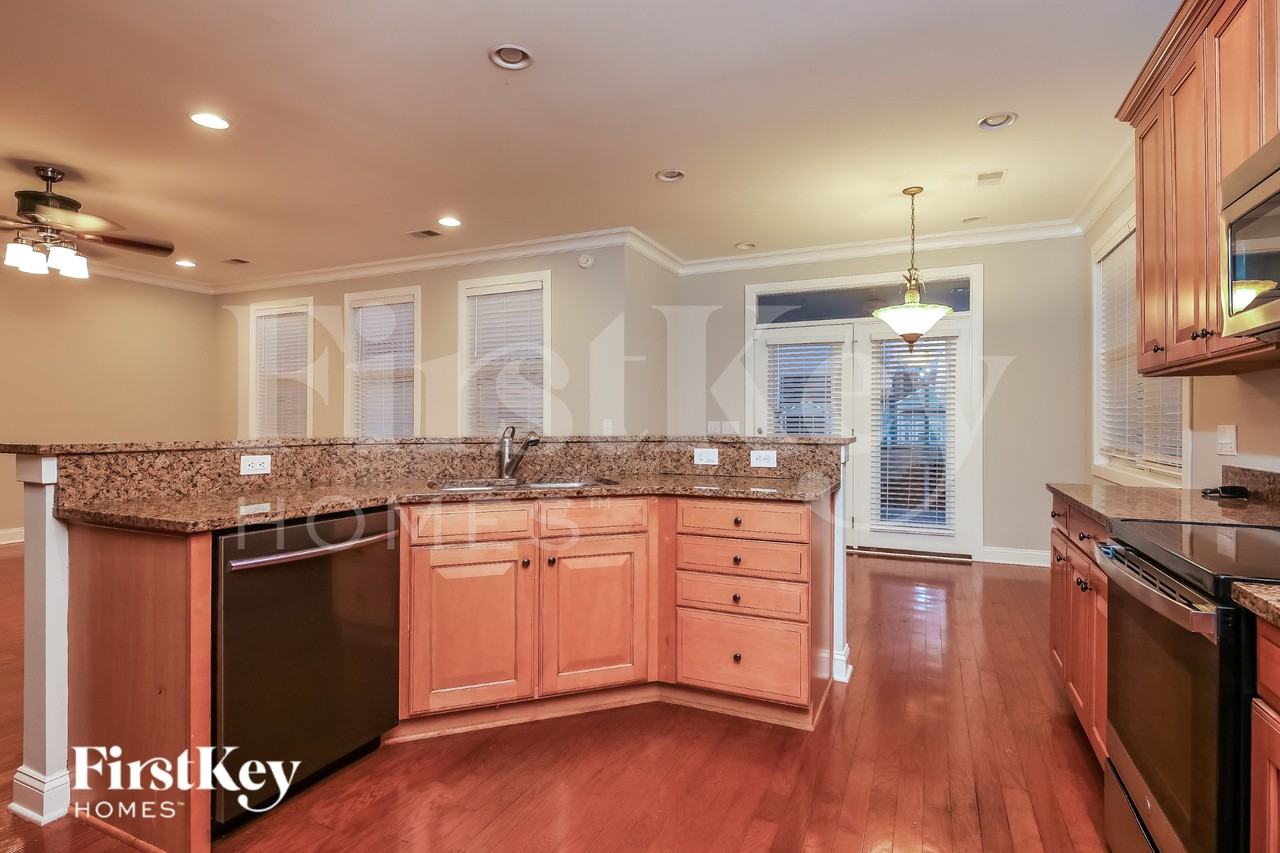 1081 Moss Grove Dr - Photo 6 of 16