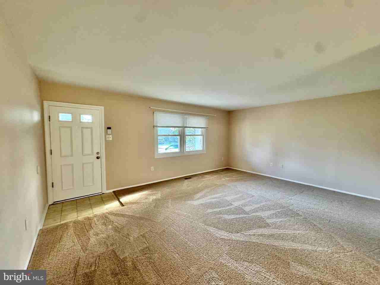 15758 Pointer Ridge Dr - Photo 2 of 25