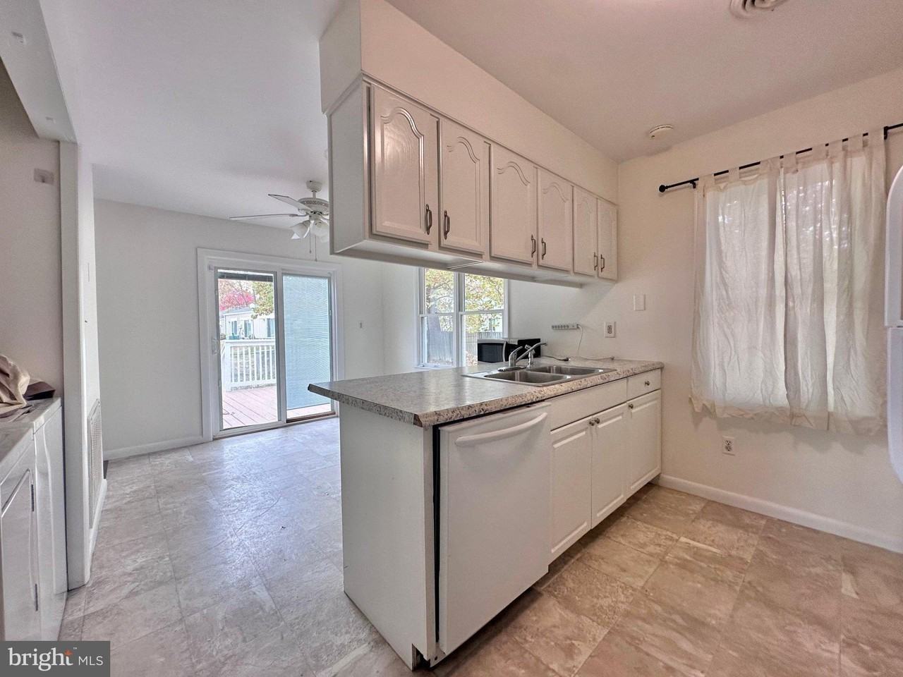 106 Lee St - Photo 7 of 16