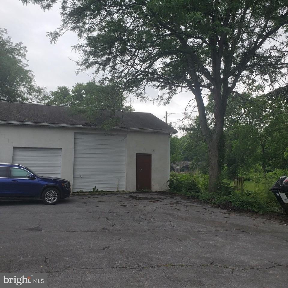 12512 Stone Bridge Dr - Photo 7 of 31