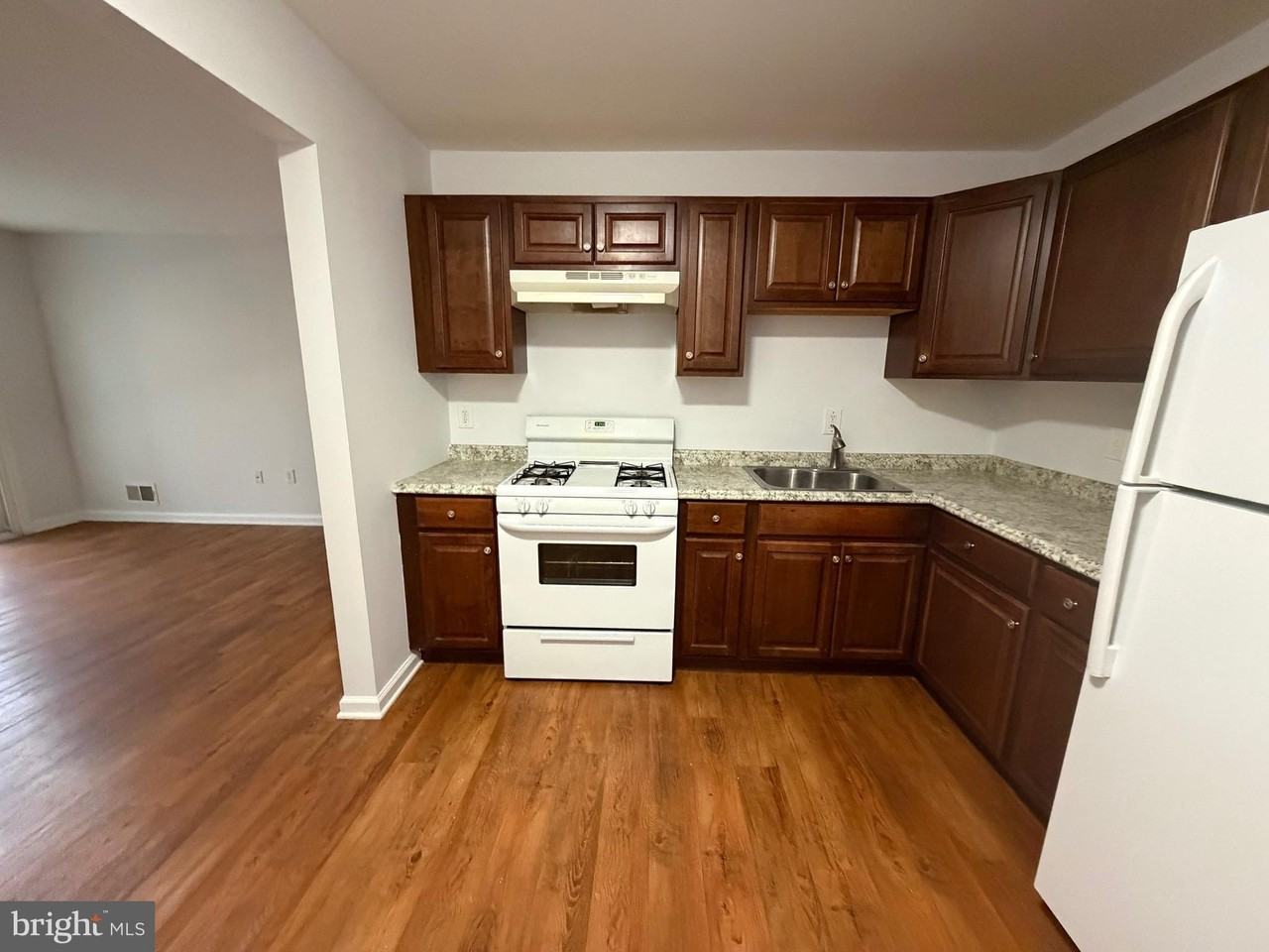 16 Iroquois Dr - Photo 3 of 14