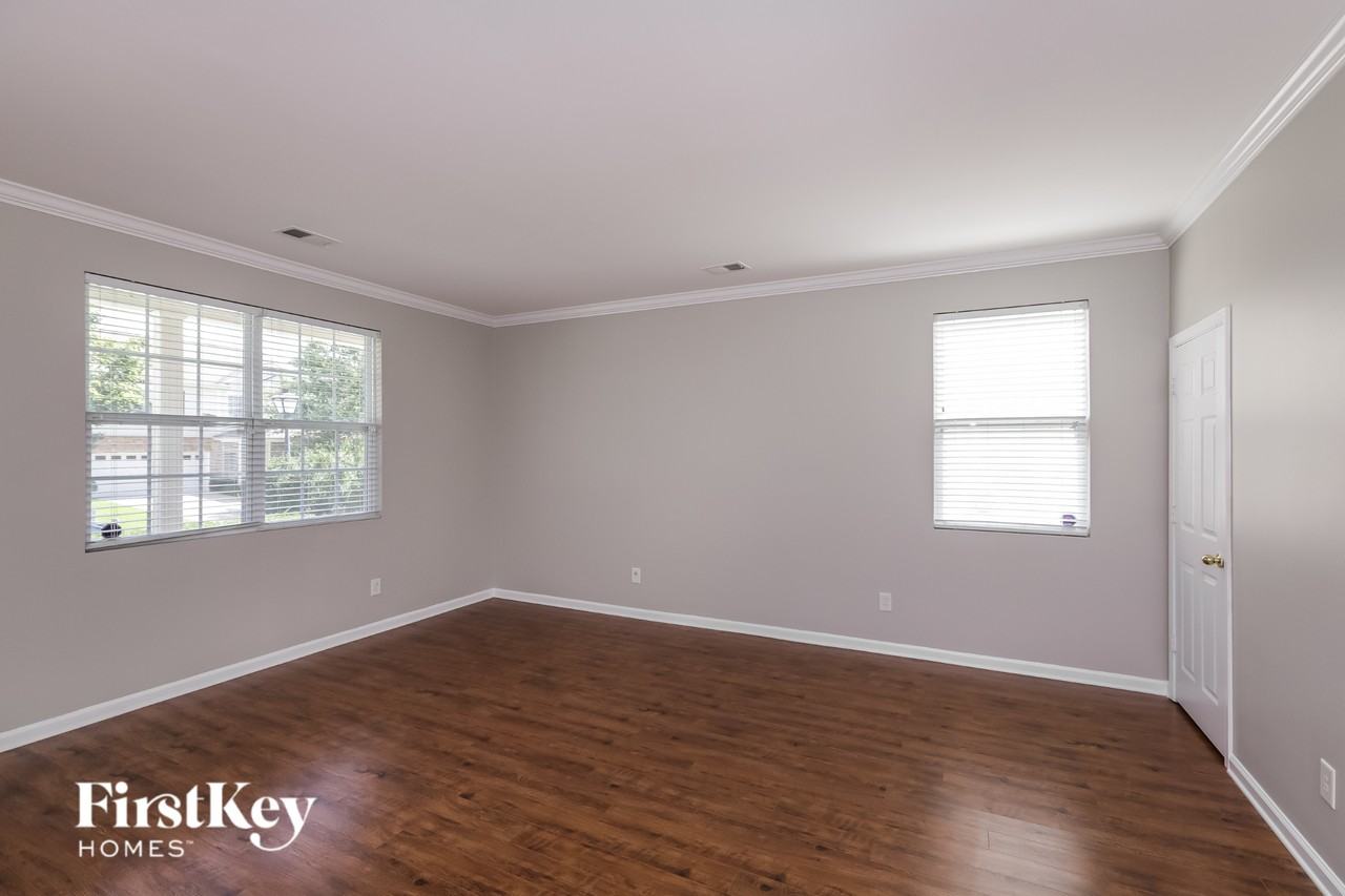 7347 Lamplighter Close Dr - Photo 3 of 14