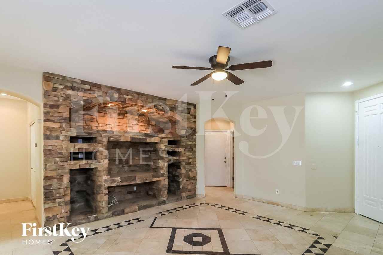 5777 W Golden Ln - Photo 3 of 15