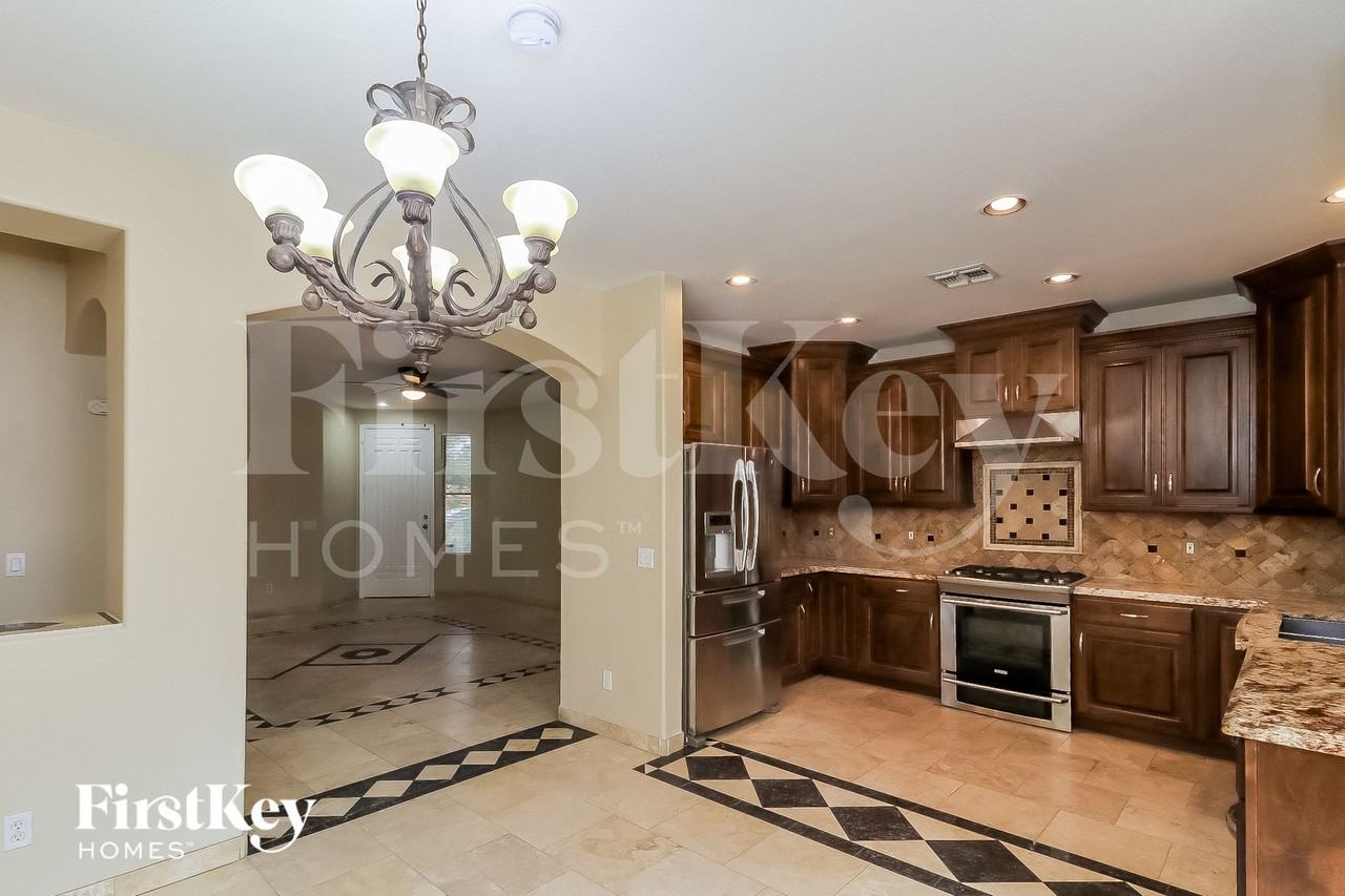 5777 W Golden Ln - Photo 7 of 15