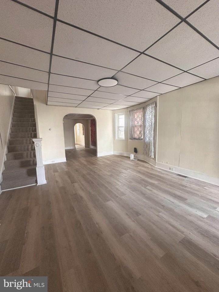 24 General Greene Ave - Photo 3 of 11