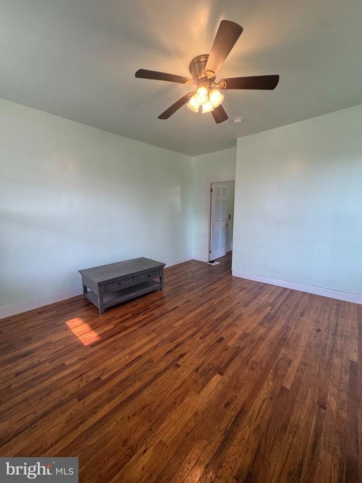 332 E Broadway - Photo 7 of 37