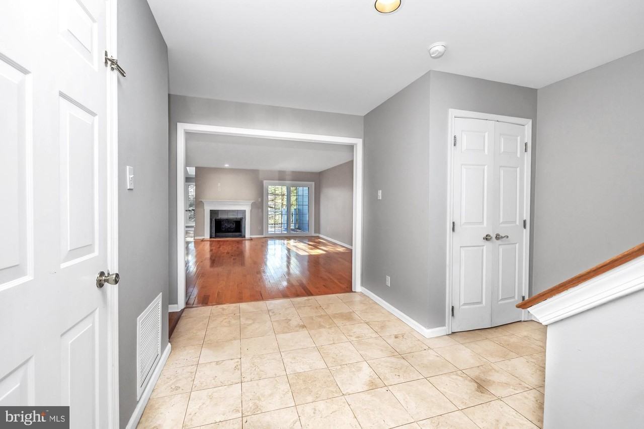 424 W Village Ln Unit 424 - Photo 4 of 45