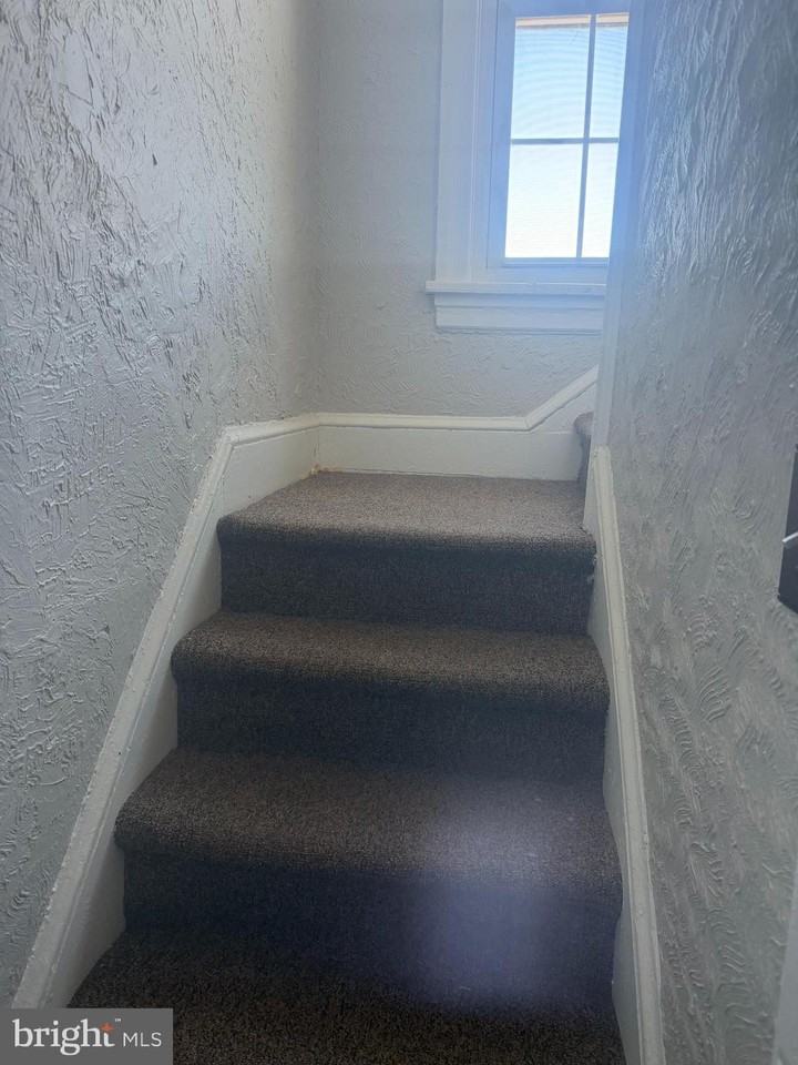 48 N Sproul Rd Unit 3 - Photo 3 of 12