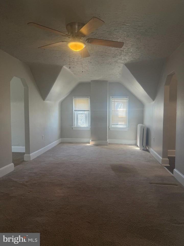 48 N Sproul Rd Unit 3 - Photo 4 of 12