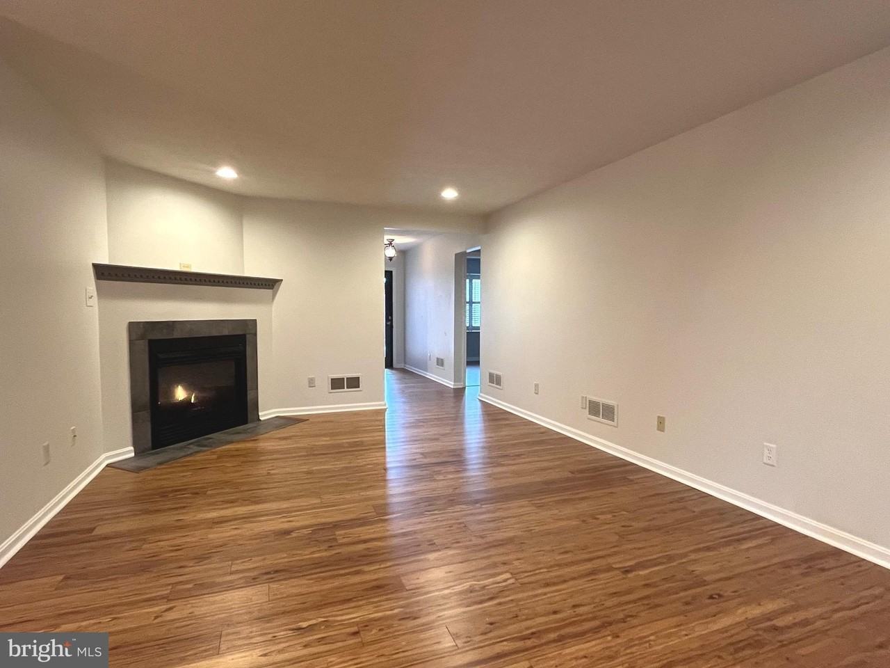 330 Parkwood Dr - Photo 5 of 24