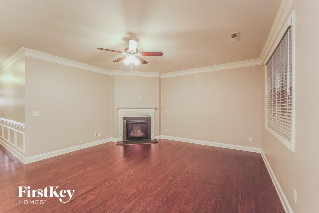 124 Ridgemont Ln - Photo 4 of 15