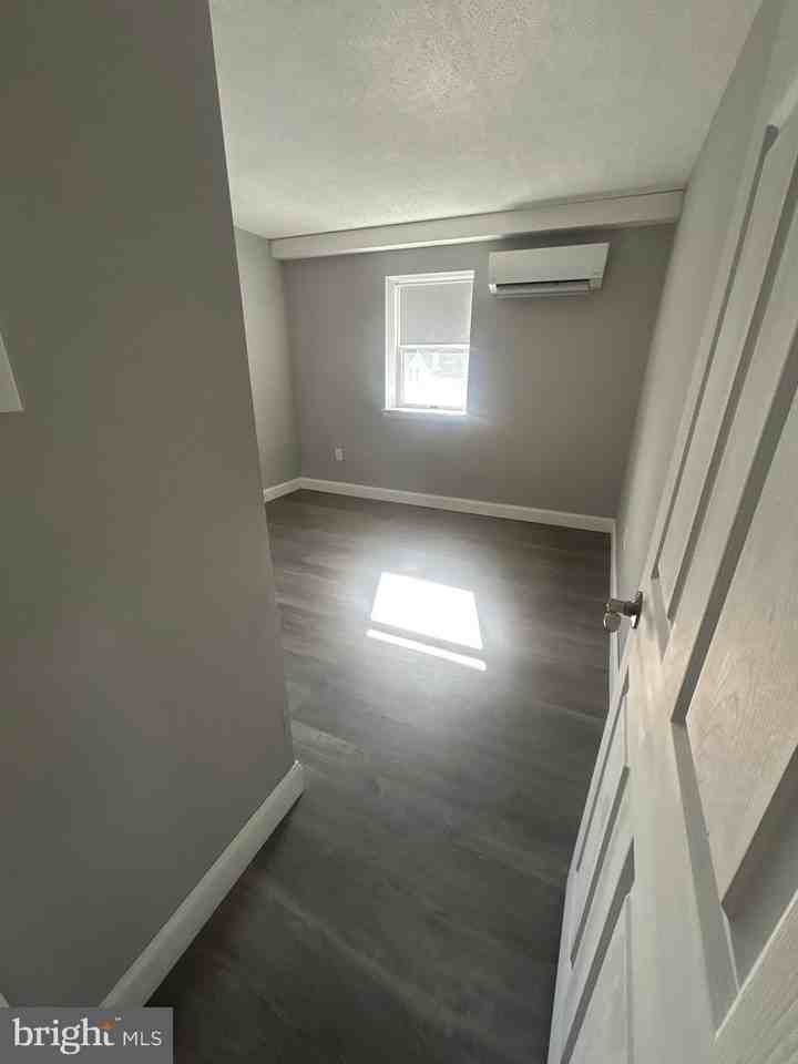 400 Main St Apt 8 - Photo 5 of 9