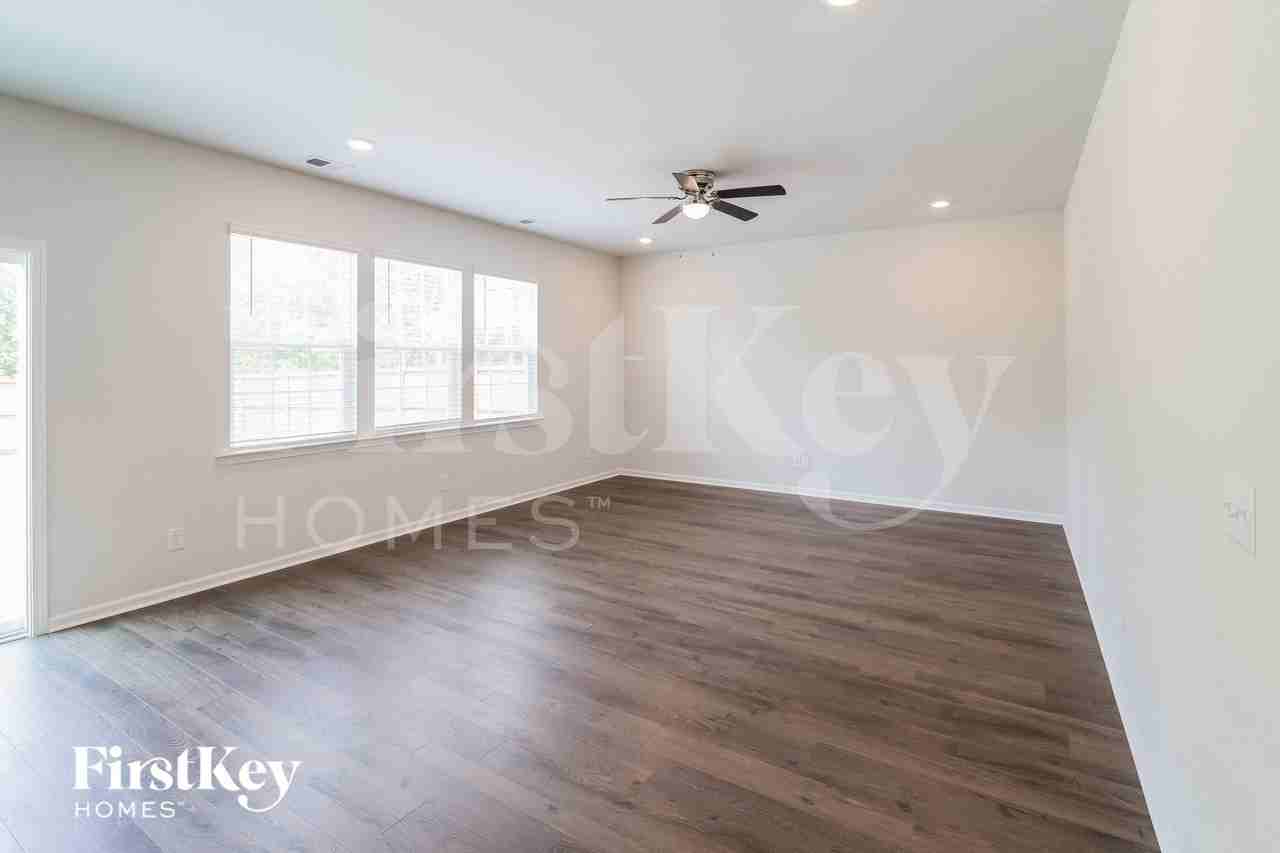 227 Firewheel Ct - Photo 3 of 15