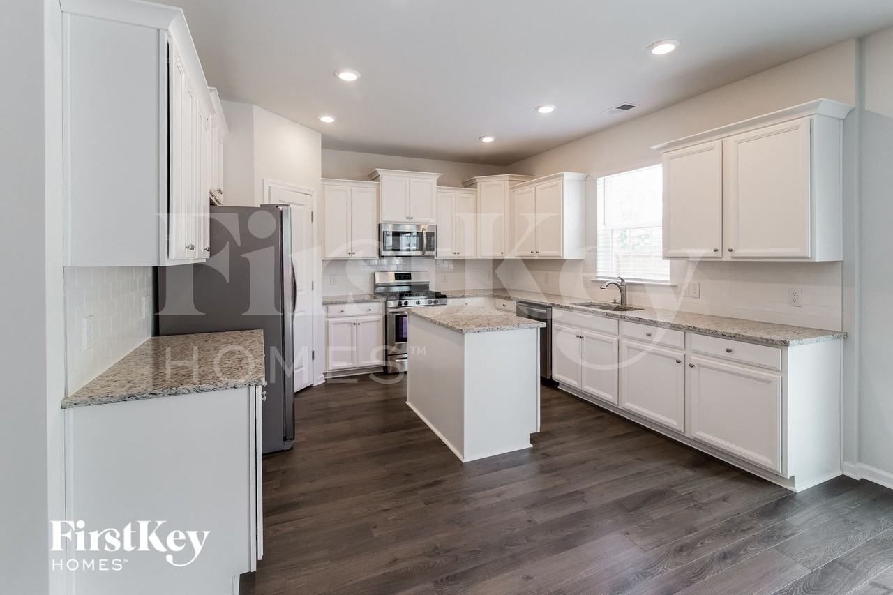 227 Firewheel Ct - Photo 7 of 15