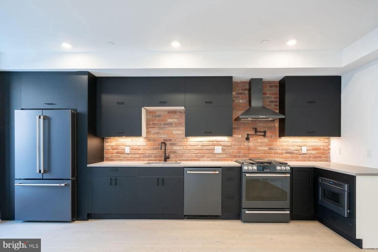 1139 N 3rd St Unit 1 - Photo 2 of 26