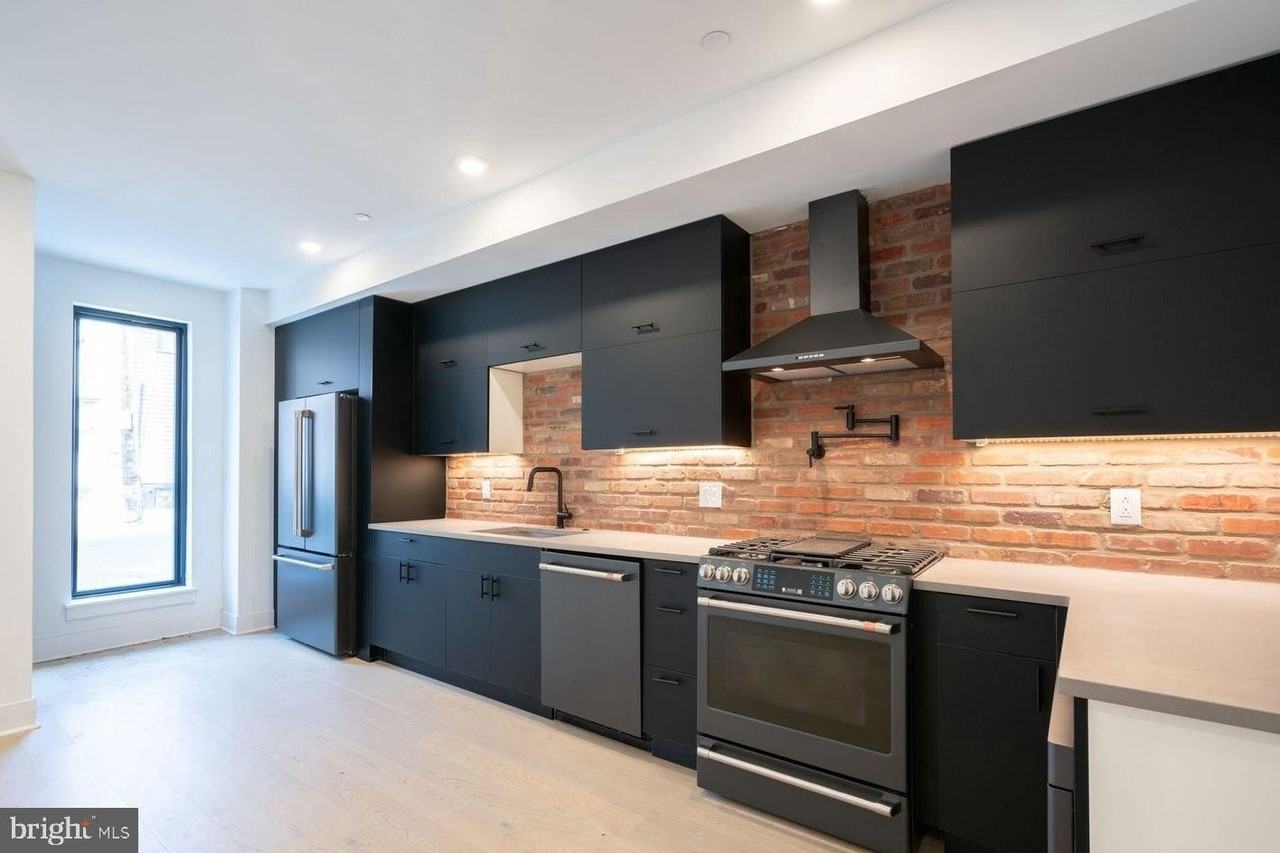 1139 N 3rd St Unit 1 - Photo 4 of 26