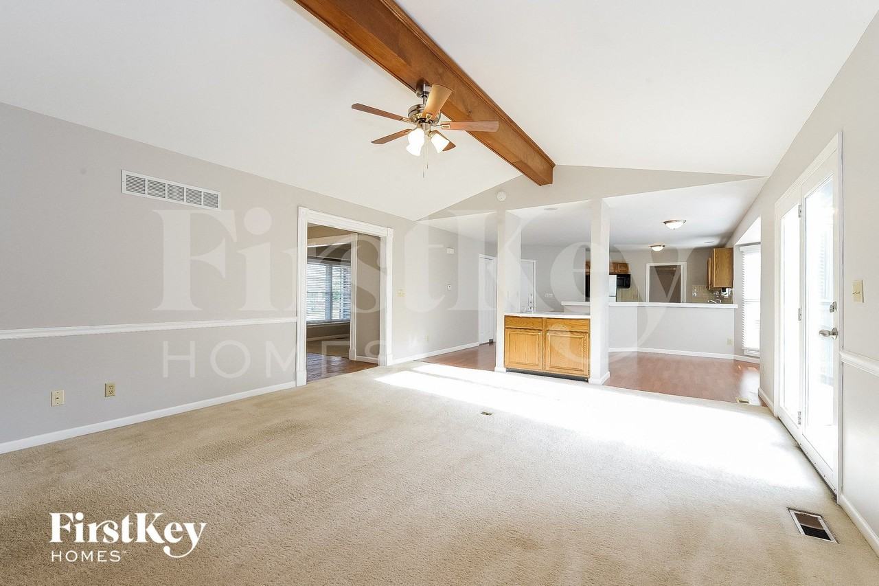 612 Timberidge Dr - Photo 4 of 15